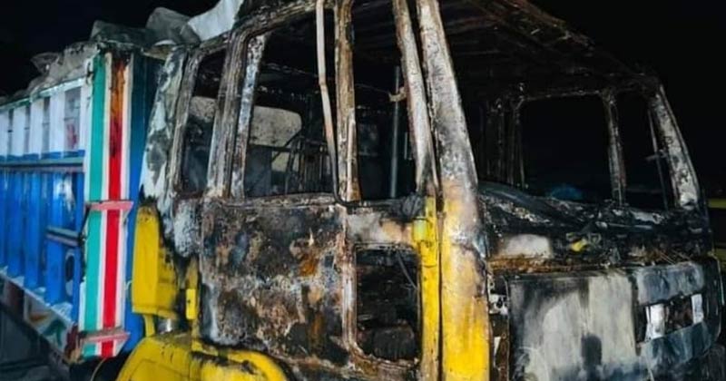 কুলিয়ারচরে মালবাহী ট্রাকে আগুন