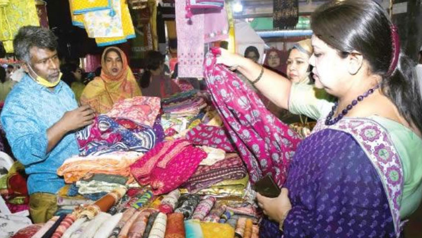 বাহারি পণ্যের সমাহার বিসিক উদ্যোক্তা মেলায় 