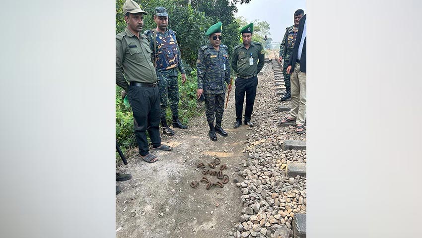 ফেনীতে রেললাইনের ক্লিপ খোলার চেষ্টা, দুর্বৃত্তদের ধাওয়া 