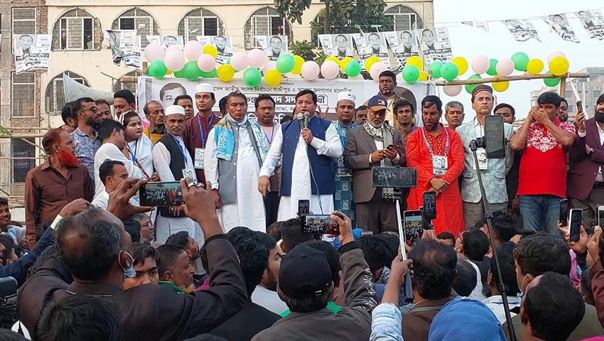 টঙ্গীতে স্বতন্ত্রপ্রার্থী ও সাবেক মেয়রকে পাথর নিক্ষেপের অভিযোগ