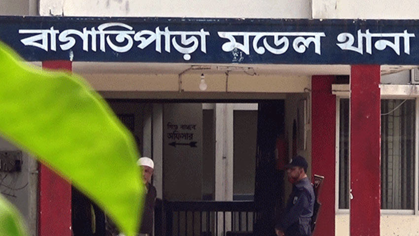 নাটোরে তল্লাশির নামে শিক্ষককে মারধর, দুই পুলিশ ক্লোজড