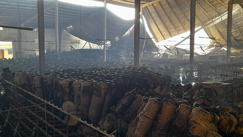 শতকোটি টাকার ক্ষতির সঙ্গে ৫০০ শ্রমিক-কর্মচারীরা স্বপ্ন পুড়ে ছাই 