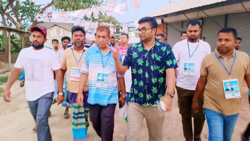 গণসংযোগ করছেন ডা. আশরাফুল হক সিয়াম। ছবি: সময়ের আলো