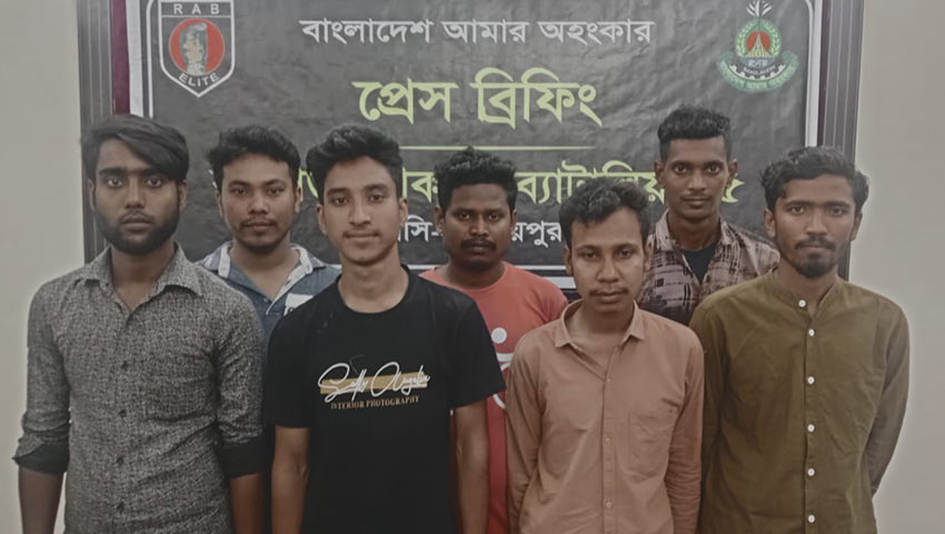 নওগাঁয় পর্নোগ্রাফি সংরক্ষণ ও সরবরাহকারীর ৭ সদস্য আটক