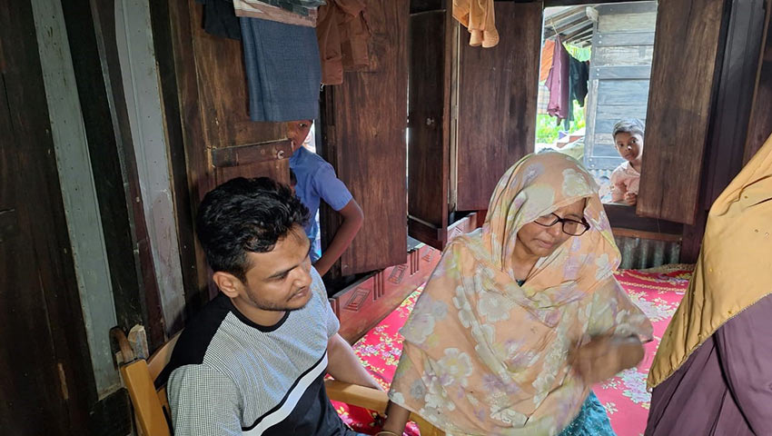 ‘দস্যুরা অস্ত্র লোড করে রাখতো, মুসলিম বলে শিথিল আচরণ দেখিয়েছে’