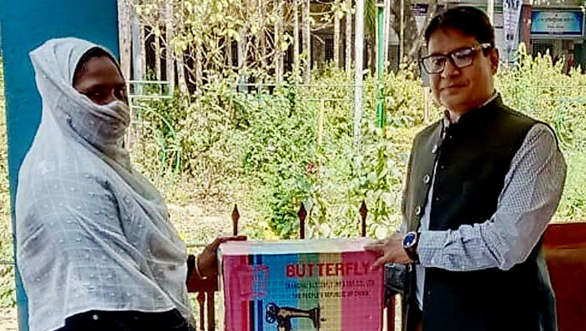 ছবি তুলেও ১১ নারীর ভাগ্যে জোটেনি সেলাই মেশিন