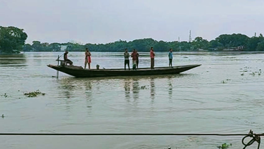 সুনামগঞ্জে বাড়ছে পানি, আতঙ্কে নিম্নাঞ্চলের বাসিন্দারা 