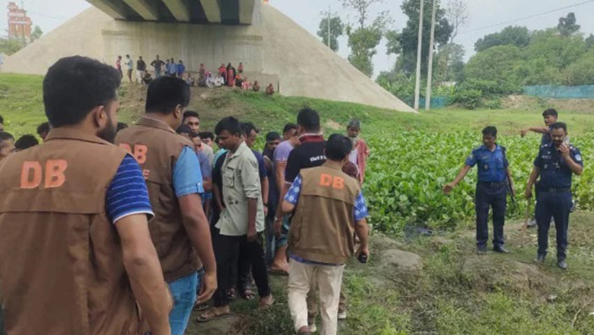 লাগেজের বাইরে বিচ্ছিন্ন মাথা, ভেতরে চারটি খণ্ডিত দেহ