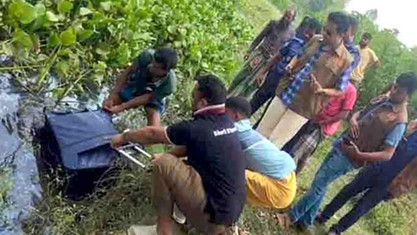 কালো রংয়ের লাগেজে মিলল বিশ্ববিদ্যালয় শিক্ষার্থী সৌরভের খণ্ডিত মরদেহ। ছবি: সময়ের আলো