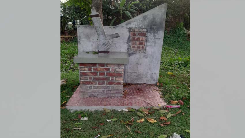খুলনায় বিদ্যালয় চত্বরে অযত্ন-অবহেলায় মুক্তিযুদ্ধভিত্তিক নানা স্থাপনা 