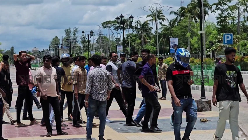 কোটা সংস্কারের এক দফা দাবিতে পটুয়াখালীতে বিক্ষোভ মিছিলে ছাত্রলীগের হামলা 