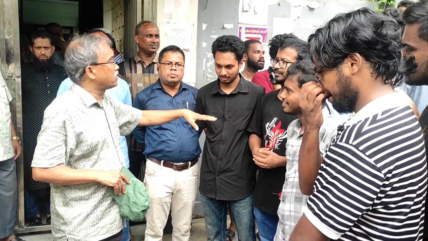 পবিপ্রবি হল বন্ধ থাকবে, যার নিরাপত্তা তার কাছে: ভাইস চ্যান্সেলর