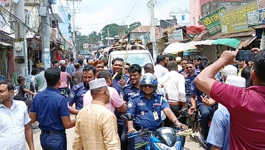 জনমনে আস্থা ফেরাতে ফরিদগঞ্জে প্রশাসনের মহড়া