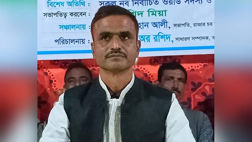 ত্রাণের চাল বিতরণ না করে গুদামজাত, সেই চেয়ারম্যানকে শোকজ