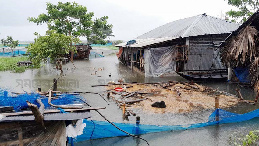 বৃষ্টি থামলেও দুর্ভোগ পিছু ছাড়ছে না