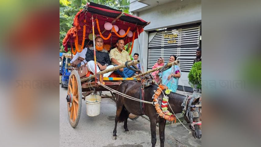 ঘোড়ার গাড়িতে চড়িয়ে প্রধান শিক্ষককে রাজকীয় বিদায়