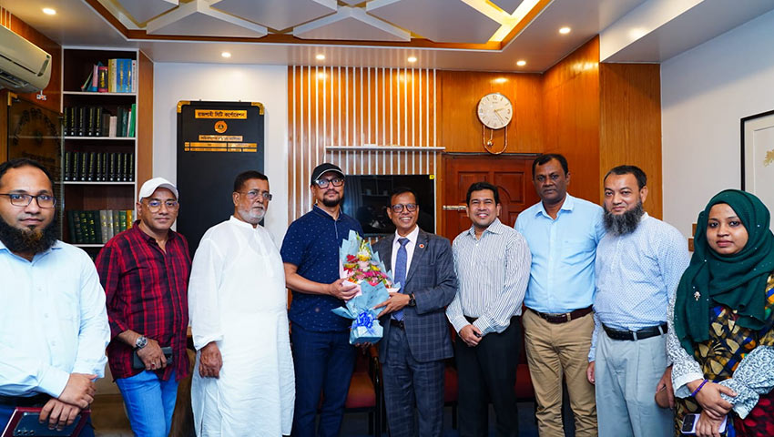 রাসিক প্রশাসকের সঙ্গে চট্টগ্রাম সিটি মেয়রের সৌজন্য সাক্ষাৎ