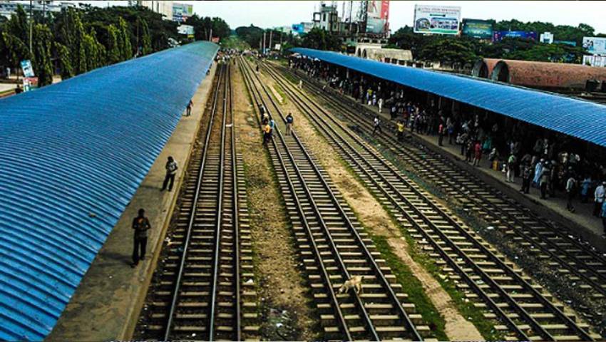 রাজধানীর কুড়িল বিশ্বরোডে ট্রেনের ধাক্কায় যুবক নিহত