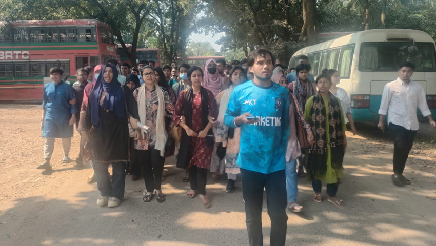 ১১ দফা দাবিতে জাবির বিজনেস স্টাডিজ অনুষদে তালা দিলো শিক্ষার্থীরা   