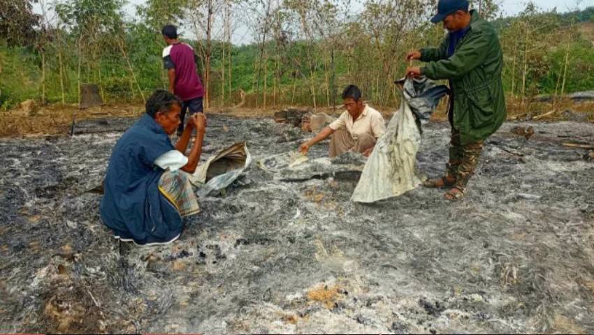 বান্দরবানে ত্রিপুরা সম্প্রদায়ের ১৭ ঘরে আগুন