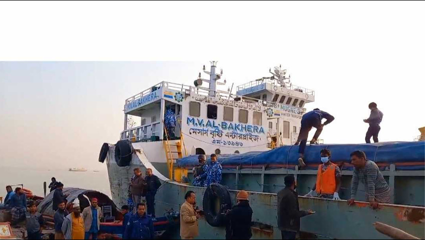  বিচারের দাবিতে কর্মবিরতির ঘোষণা নৌযান শ্রমিকদের