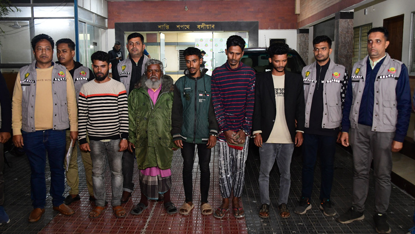 ‘ডিবি’ পরিচয়ে অপহৃত ইউপি চেয়ারম্যান সেলিমকে উদ্ধার 