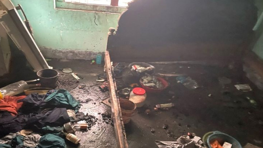 পুলিশের বাড়িতে ডাকাতির পর অগ্নিসংযোগ