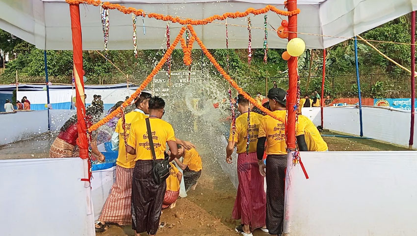শেষ হলো সাংগ্রাই জলকেলি উৎসব