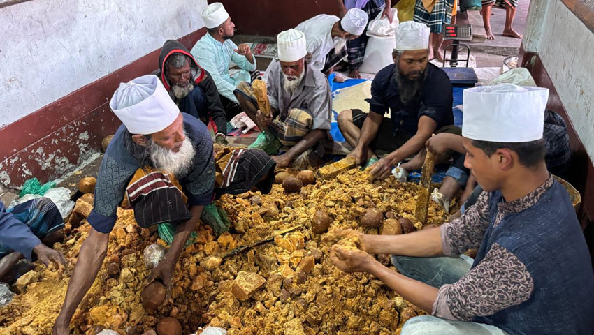 পিরের আস্তানায় ক্ষীরের উৎসব