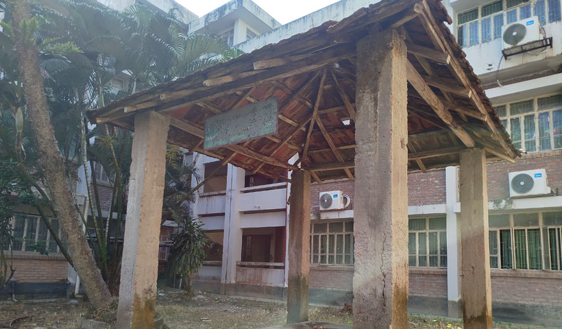পবিপ্রবিতে স্থাপিত ভূমিকম্প পরিমাপক যন্ত্র সিসমোগ্রাফ। ছবি : সময়ের আলোৃ