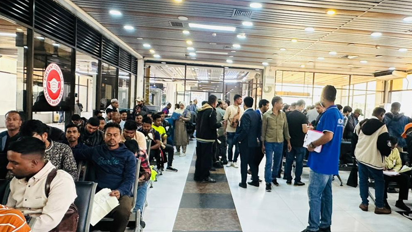 লিবিয়া থেকে দেশে ফিরছেন আরও ৩১০ বাংলাদেশি