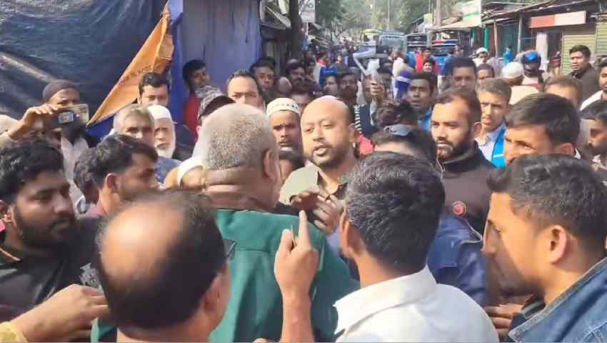 নিজ এলাকায় হেনস্তার শিকার ব্যারিস্টার ফুয়াদ