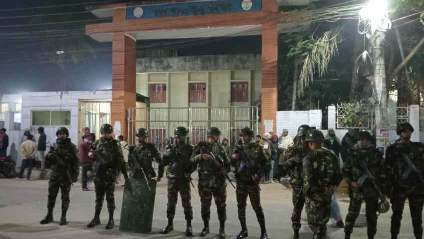 বৈষম্যবিরোধী নেতা গ্রেফতার, হবিগঞ্জে থানা ঘেরাও