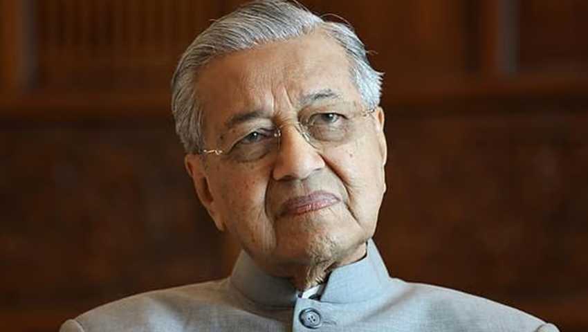ঘরে পড়ে ছিলেন মাহাথির মোহাম্মদ, নেওয়া হয়েছে হৃদরোগ হাসপাতালে 