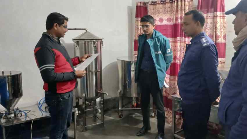 ভেজাল কসমেটিকস কারখানায় অভিযান, মেশিনারিজ জব্দ