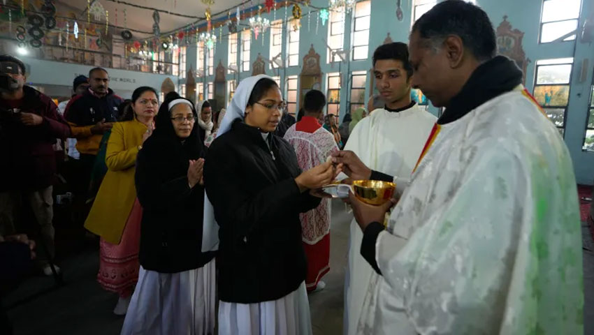 মুসলিম নিপীড়নের পাশাপাশি উগ্র ভারতীয়দের টার্গেট এখন খ্রিস্টান  