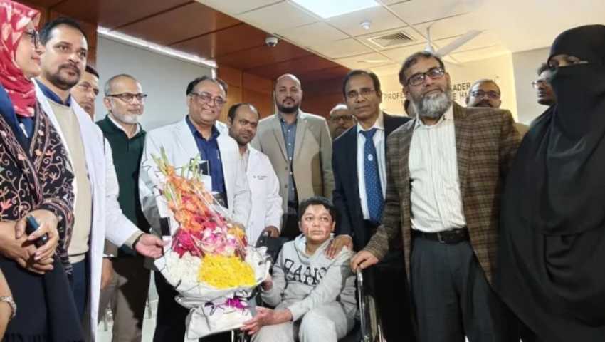 ৩৬ বার অপারেশনের পর ঘরে ফিরল অগ্নিদগ্ধ আবিদ