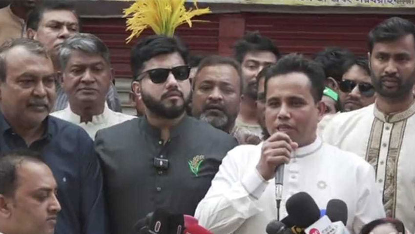 ইশরাককে সমর্থন জানিয়ে প্রার্থিতা প্রত্যাহার করলেন ফখরুল