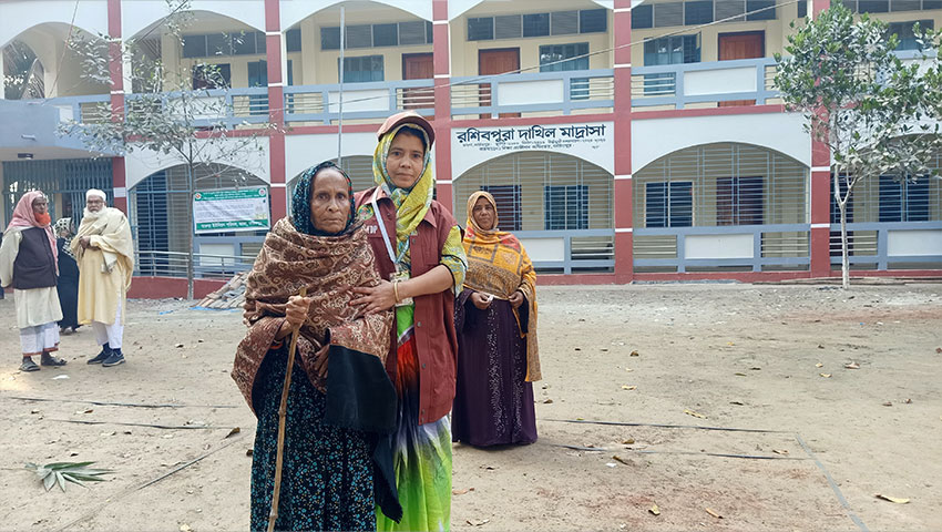 জীবনের শেষ ভোট দিতে পেরে আমি গর্বিত : শতবর্ষী বৃদ্ধা