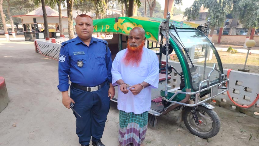 ছুরির মুখে ছিনতাই, চালকের সাহসে ধরা মোস্তা ডাকাত