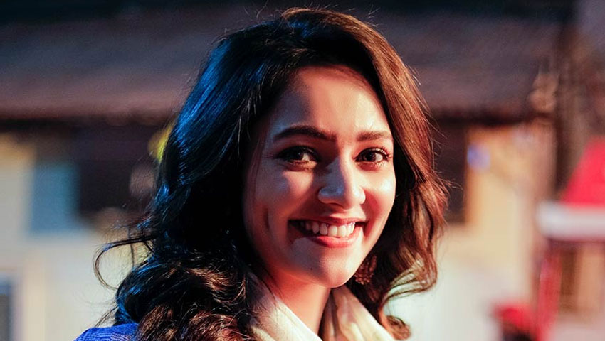 বাংলাদেশ নিয়ে সুস্মিতার মুগ্ধতা 