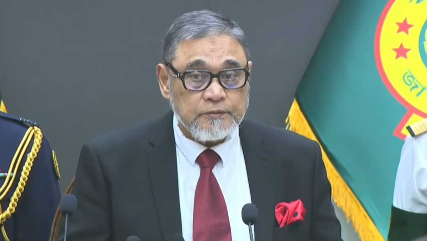 বিভাজন ছাড়াই ২৯৬ এমপির শপথ পড়িয়ে ইতিহাস গড়ল সিইসি