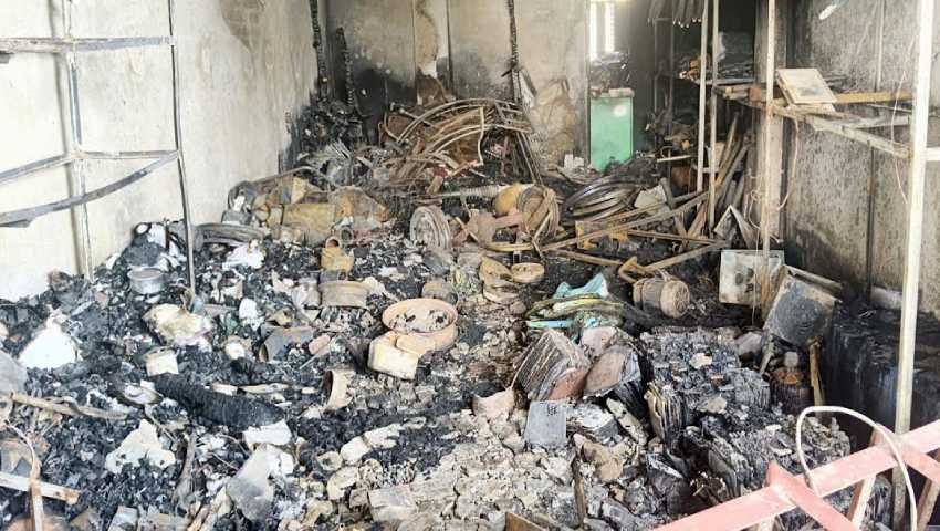 ভয়াবহ অগ্নিকাণ্ডে অটোপার্টসের দোকান পুড়ে ছাই