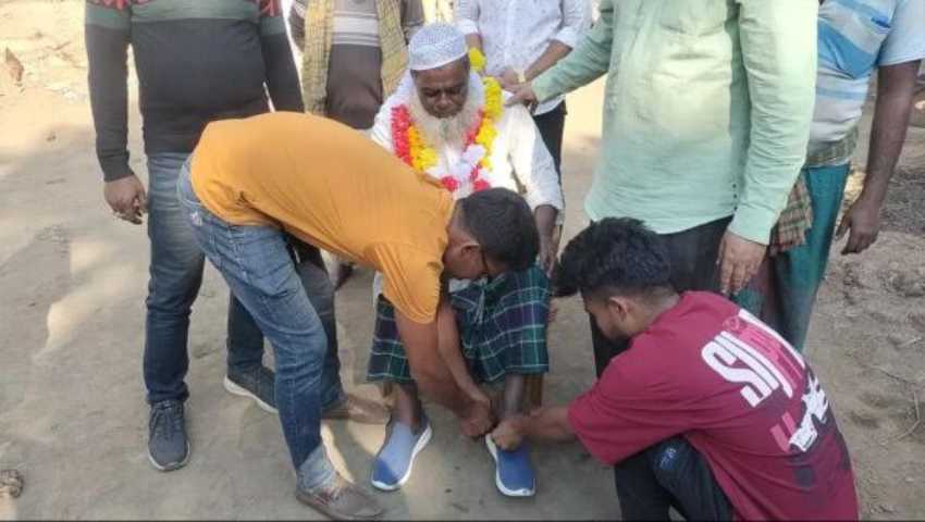 ১৭ বছর পর জুতা পরলেন বিএনপি নেতা 