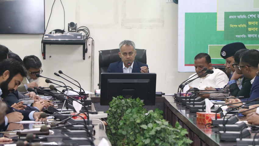 ‘রেলকে লোকসানে দেখতে চায় না সরকার’