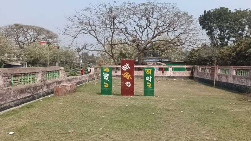 যে শহিদ মিনারে শ্রদ্ধা জানায়নি কেউ