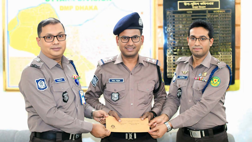 টানা ১৩ বার এসআই আব্দুল গফুর পেলেন বিশেষ স্বীকৃতি
