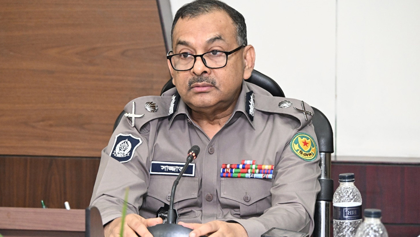 পদত্যাগ করলেন ডিএমপি কমিশনার
