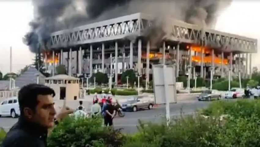 ইরানের রাষ্ট্রীয় টিভি ভবন ভয়াবহ হামলায় ছিন্নভিন্ন