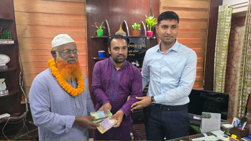 চা বিক্রেতার সততায় জীবন বাঁচলো মিরাজ শেখের 